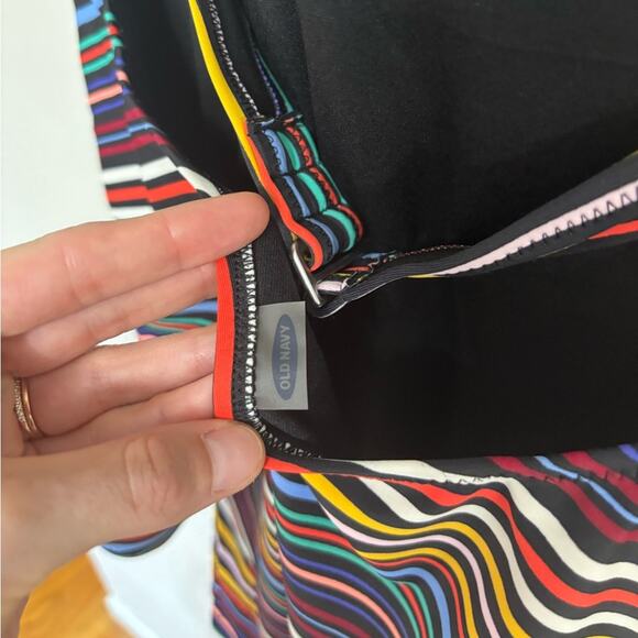 Old Navy Halter Underwire One Piece Swimsuit in Multi Stripe - Size XXL - Picture 5 of 8